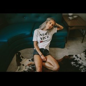 Hips & Hair Semi Nice T-Shirt Size SM